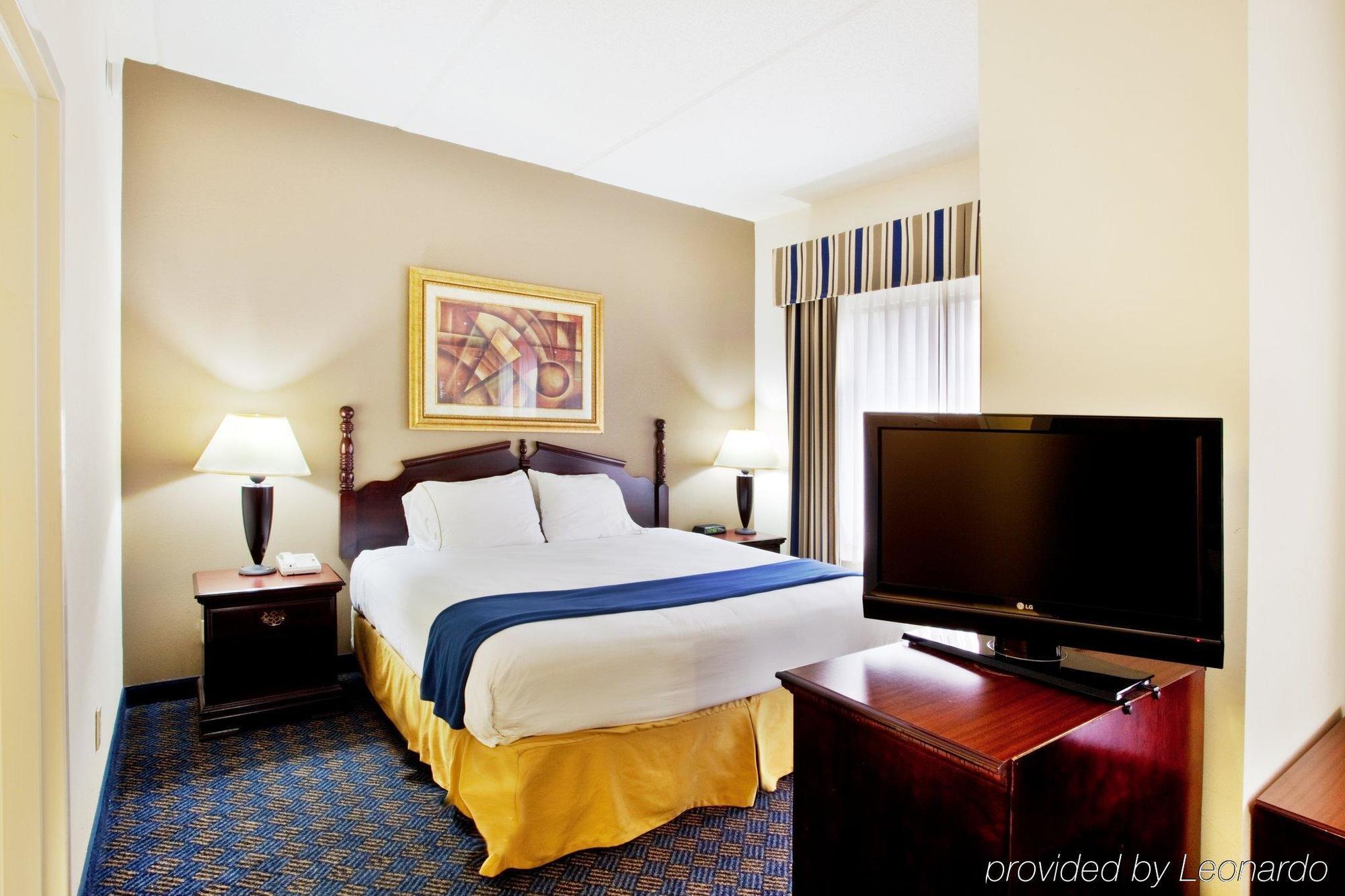 Holiday Inn Express Hotel & Suites Lawrenceville By Ihg Exterior photo