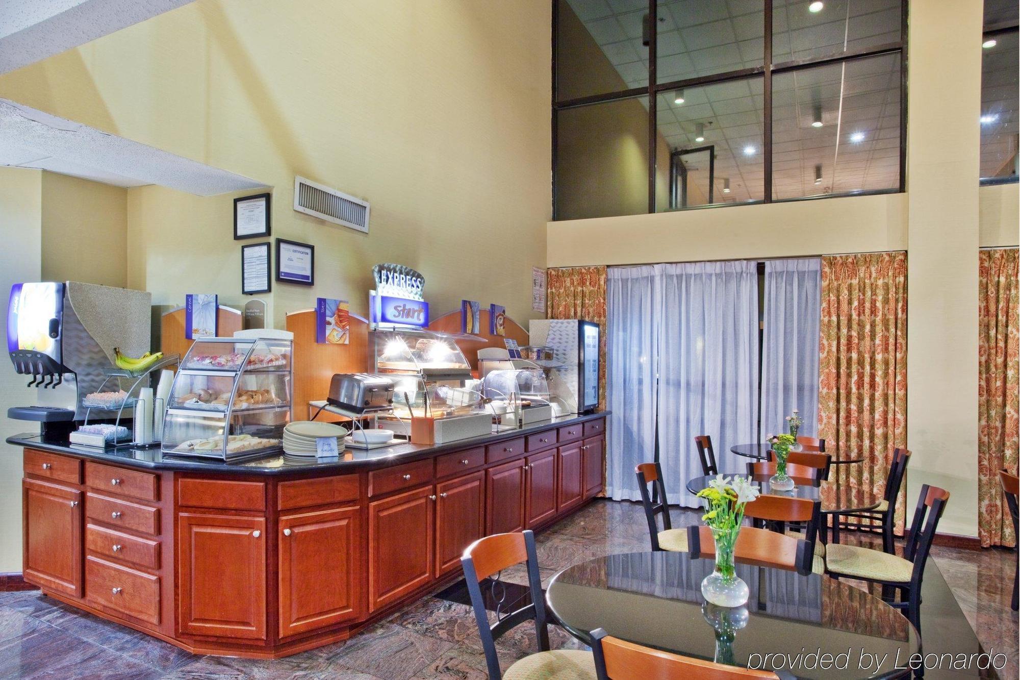 Holiday Inn Express Hotel & Suites Lawrenceville By Ihg Exterior photo