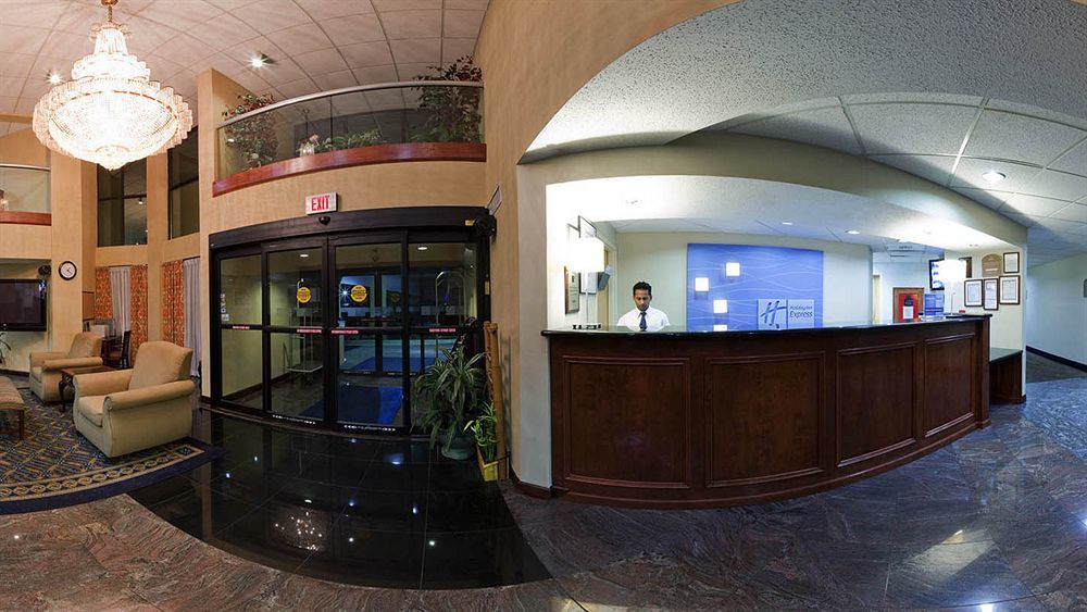 Holiday Inn Express Hotel & Suites Lawrenceville By Ihg Exterior photo